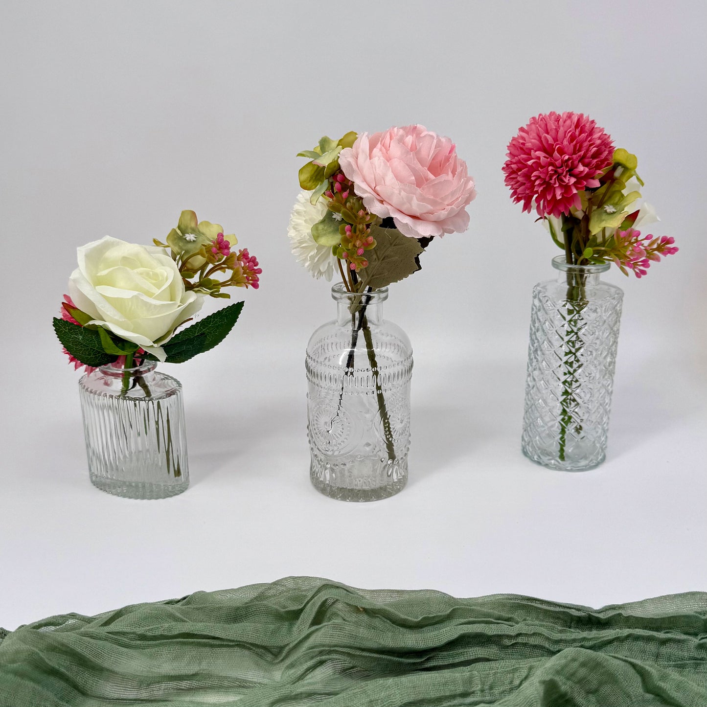 Bud Vases With Flowers - Rental